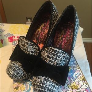 Irregular Choice Size 8.5 Black/White tweet velvet bow ombré see through heel